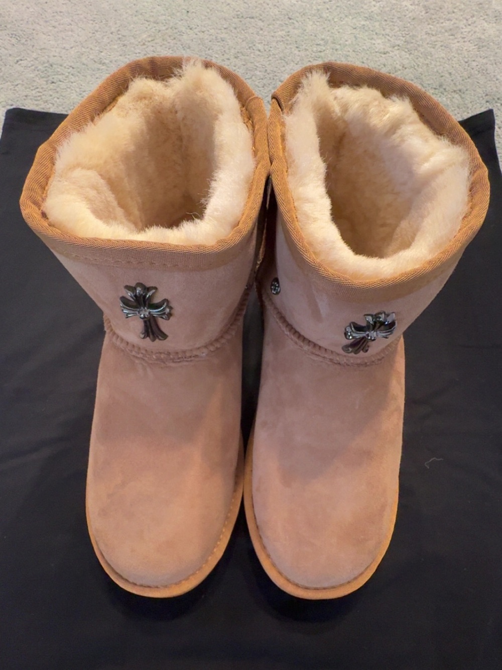 Women's Short Suede Shearling Boots - Chestnut
